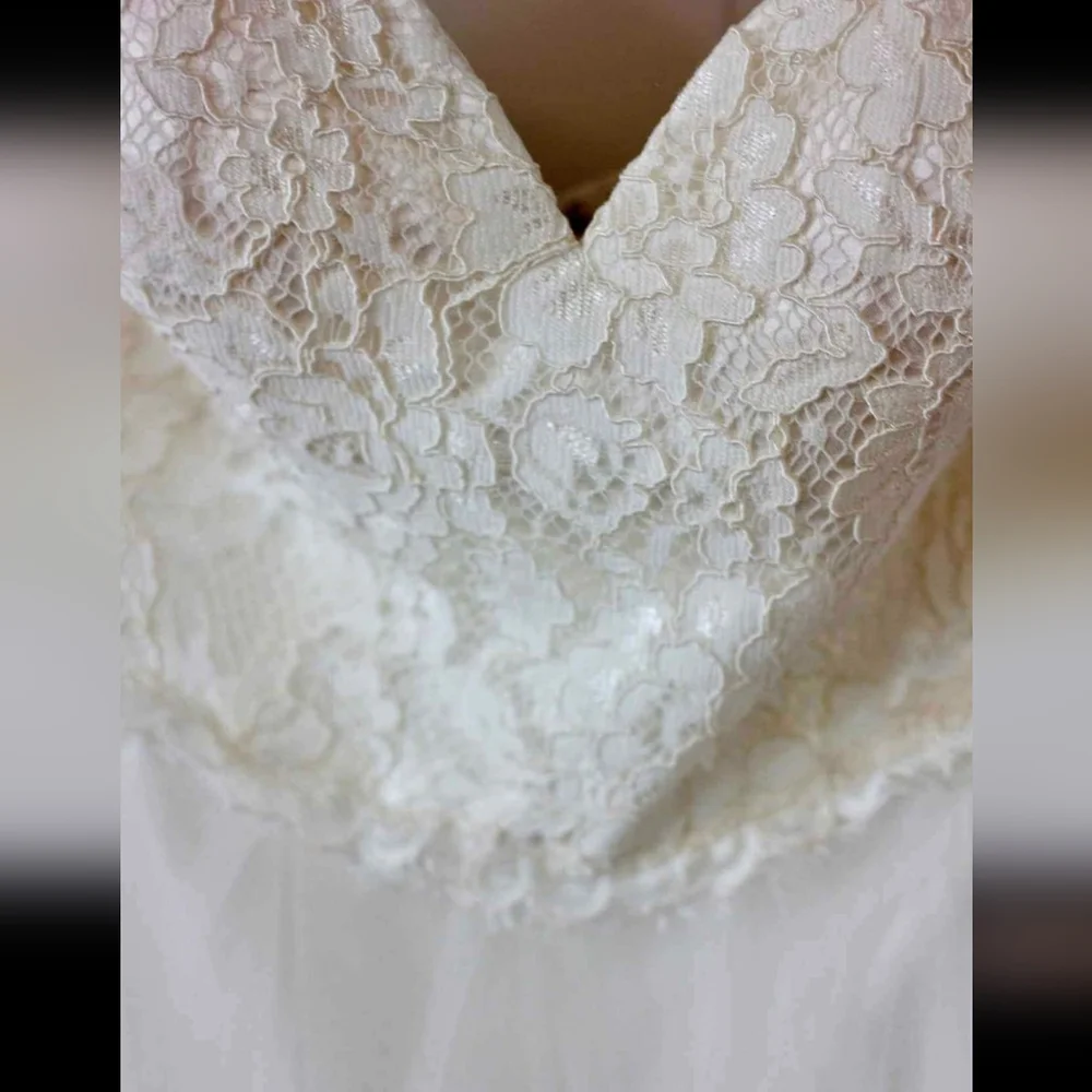 Wedding Gown - Picture 3 of 4